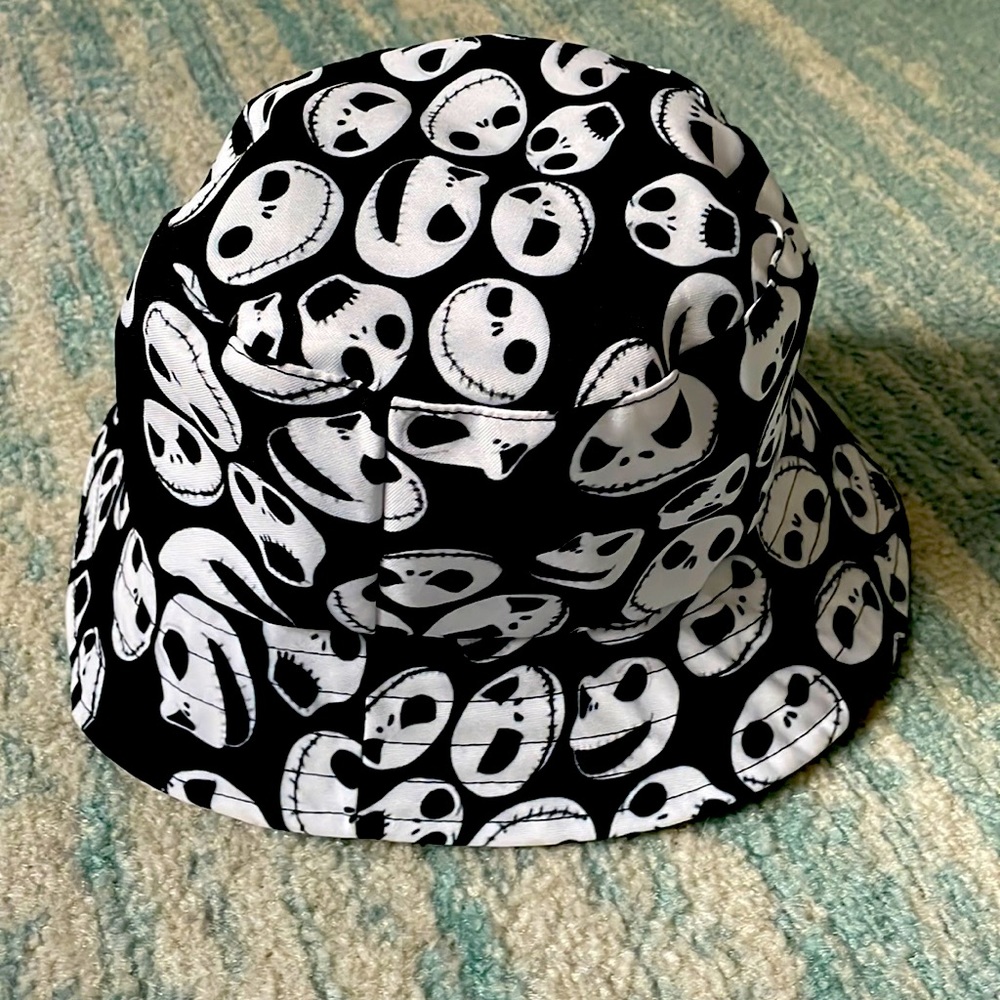 Bucket hat